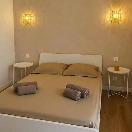Between Sea And Ramparts - Elegance And Comfort Апартаменты Антиб