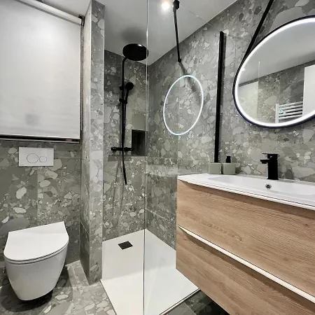 Апартаменты Between Sea And Ramparts - Elegance And Comfort Антиб